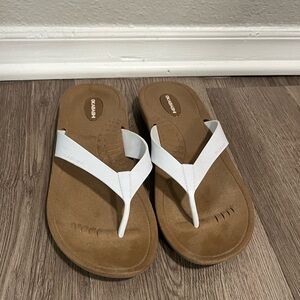 Okabashi Breeze Women’s Flip Flip Sandal, White/Tan, Size M/L, Size 8.5